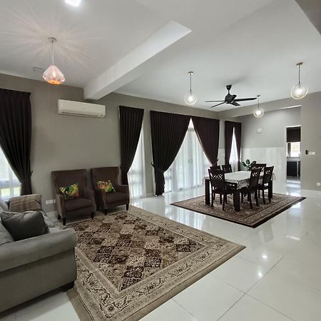 Pinevalley Homestay Putrajaya Presint 12 エクステリア 写真