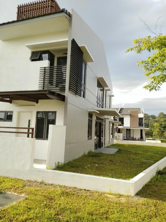 Pinevalley Homestay Putrajaya Presint 12 エクステリア 写真