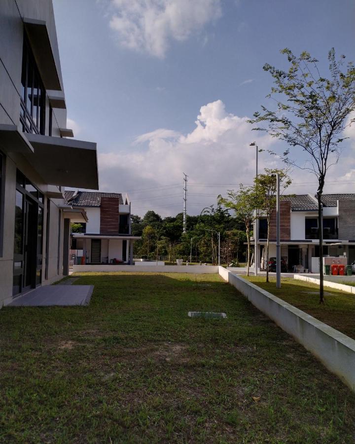 Pinevalley Homestay Putrajaya Presint 12 エクステリア 写真