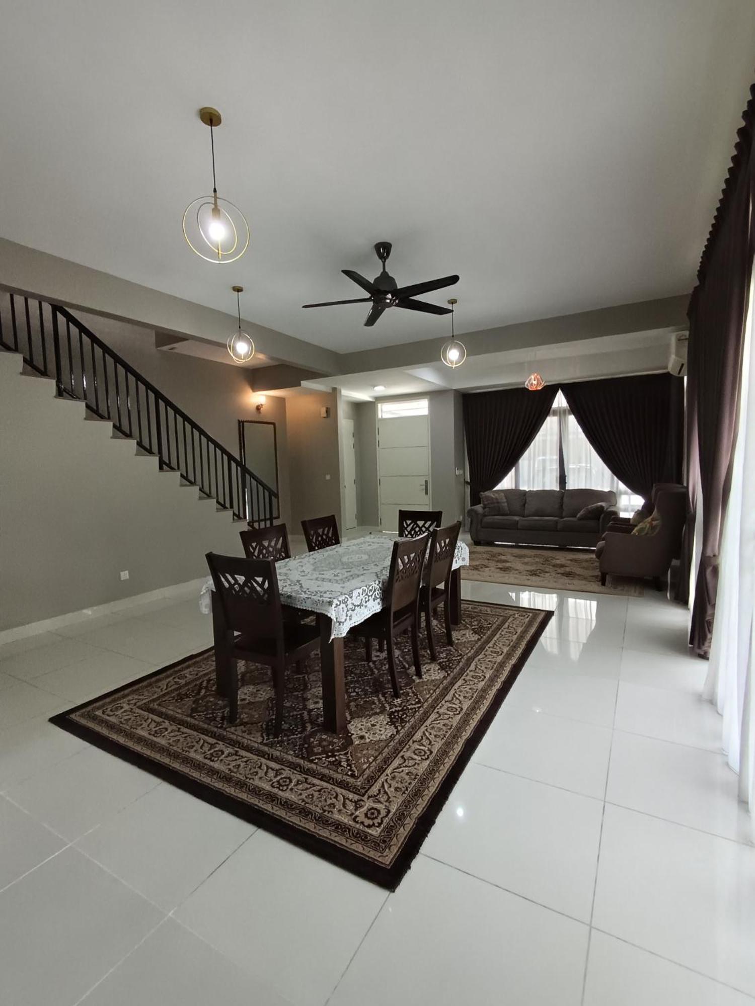 Pinevalley Homestay Putrajaya Presint 12 エクステリア 写真
